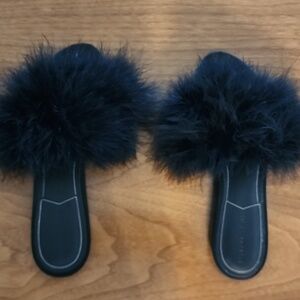 Kendall & Kylie Black Fluffy Women's Slippers